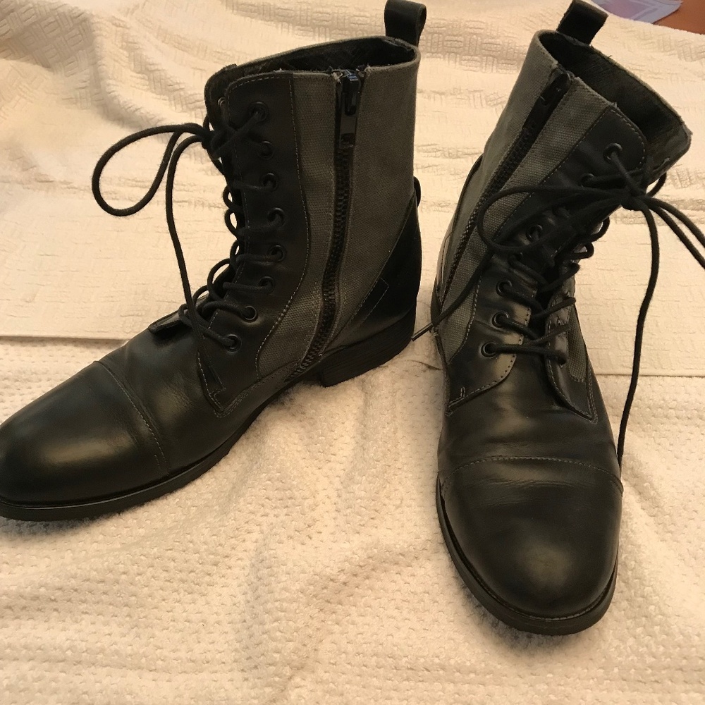 Kenneth Cole Boots
